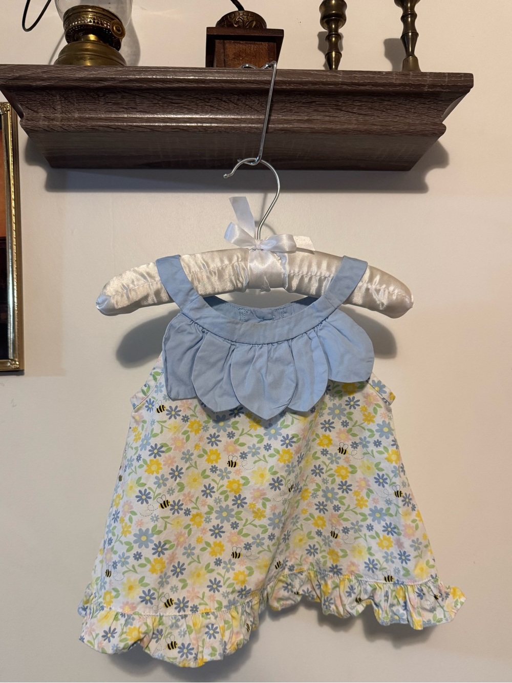 Good Lad Blue Floral Bumblebee Petal Collar Ruffle Top 🐝
